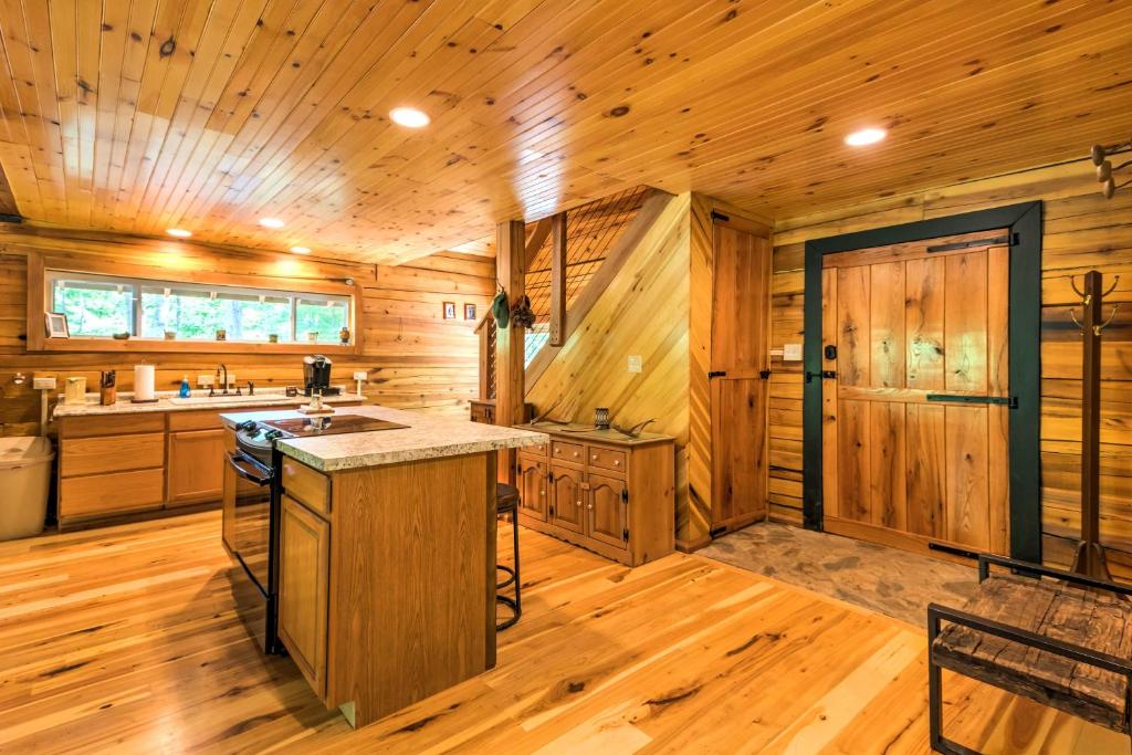 Lyndhurst Cabin on Farm with Pond and Stocked Stream! photo 4
