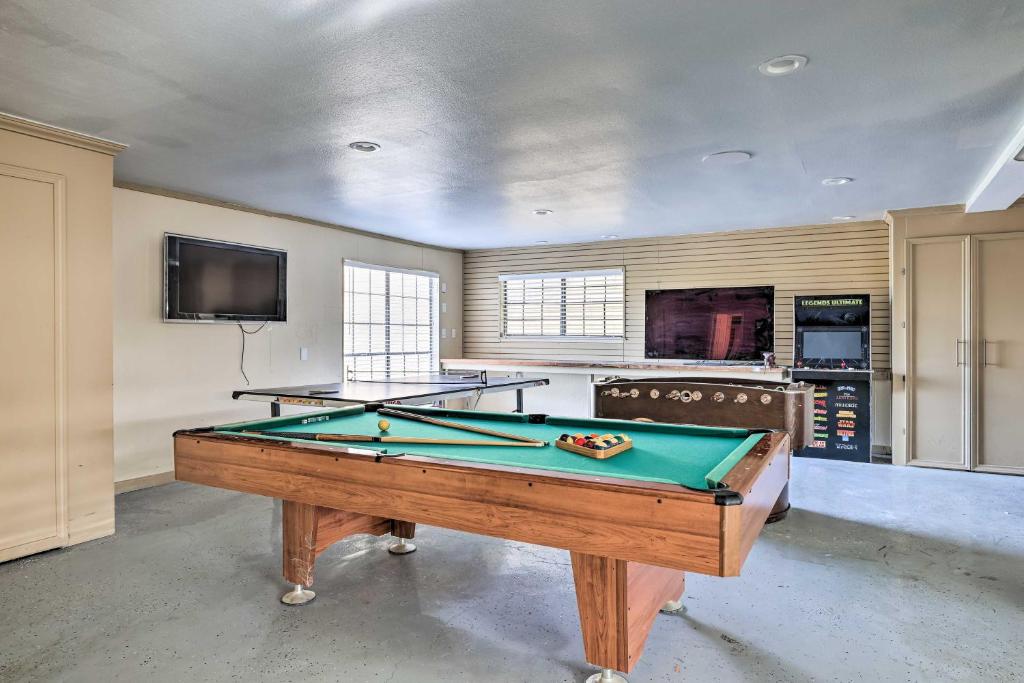 Canyon Lake Home Hill Country and Water Views! photo 2