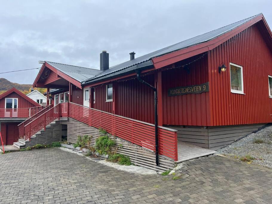Flott hytte med badestamp.