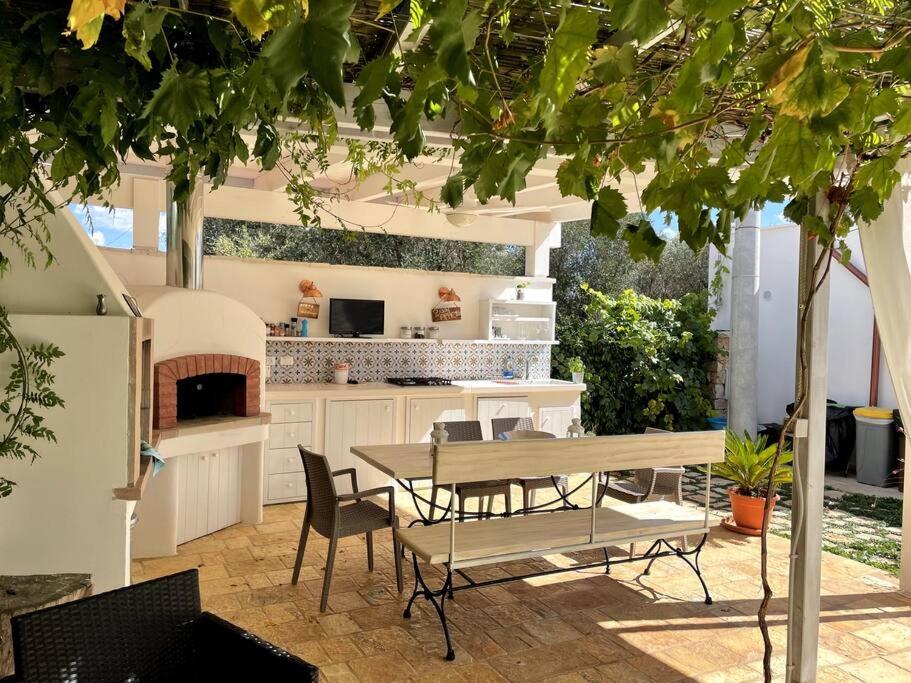 TRULLO CHEFMARCO PRIVATE/SALTWATER SWIMMING POOL photo 3