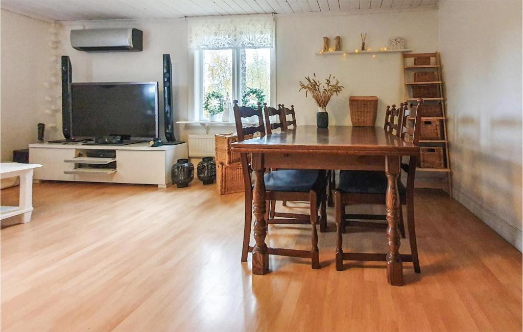 Stunning Home In Aneby With 3 Bedrooms And Wifi photo 3