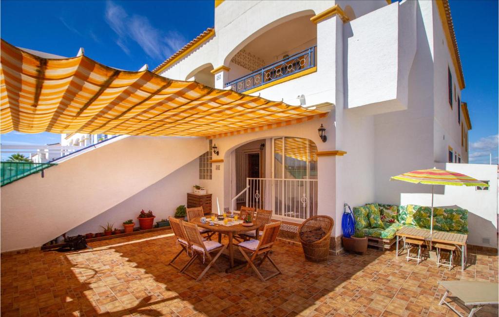 Awesome Apartment In Santa Pola With Wifi, 3 Bedrooms And Outdoor Swimming Pool photo 1