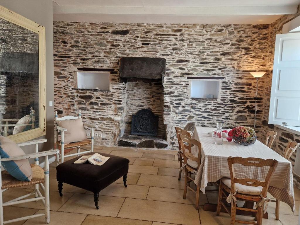 Holiday house in the heart of Locquirec, 100 m from the beach photo 3