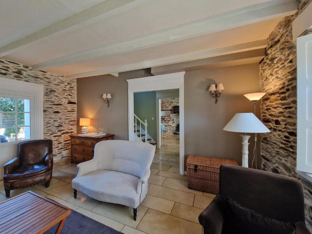 Holiday house in the heart of Locquirec, 100 m from the beach photo 2