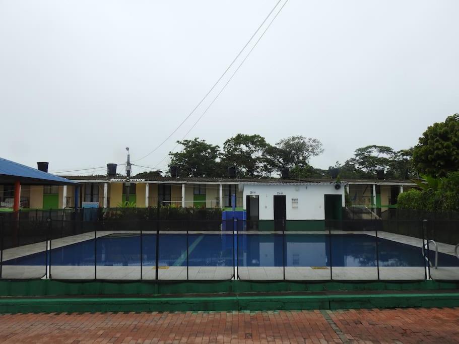 Agradable casa en conjunto cerrado photo 3