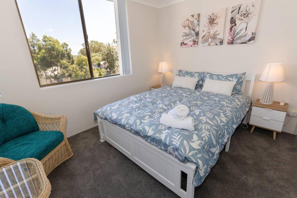 Sunrise @ the Point - Lovely 2 bdr unit with Pool photo 1