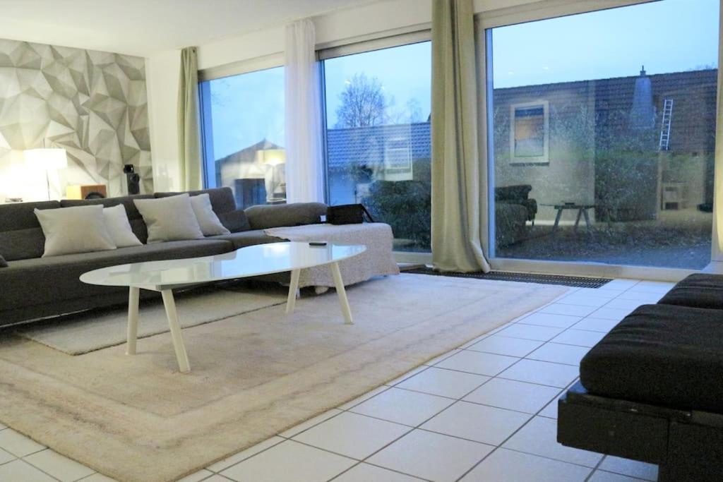 LIVING .... Bungalow mit großem Garten . photo 3
