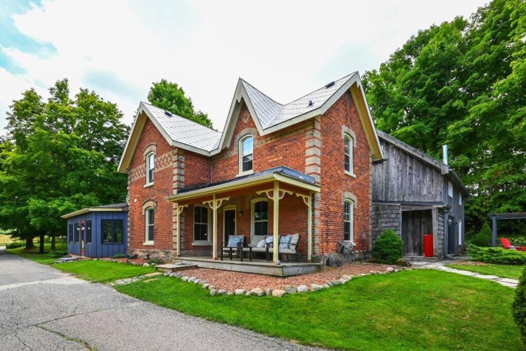 A charming, rustic 150 year old Carriage House photo 4