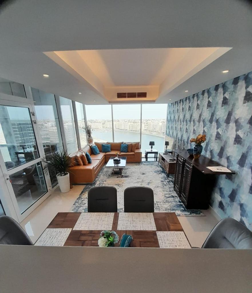 LUXURY 2 Bedroom Apartment in GATEWAY Residence photo 3