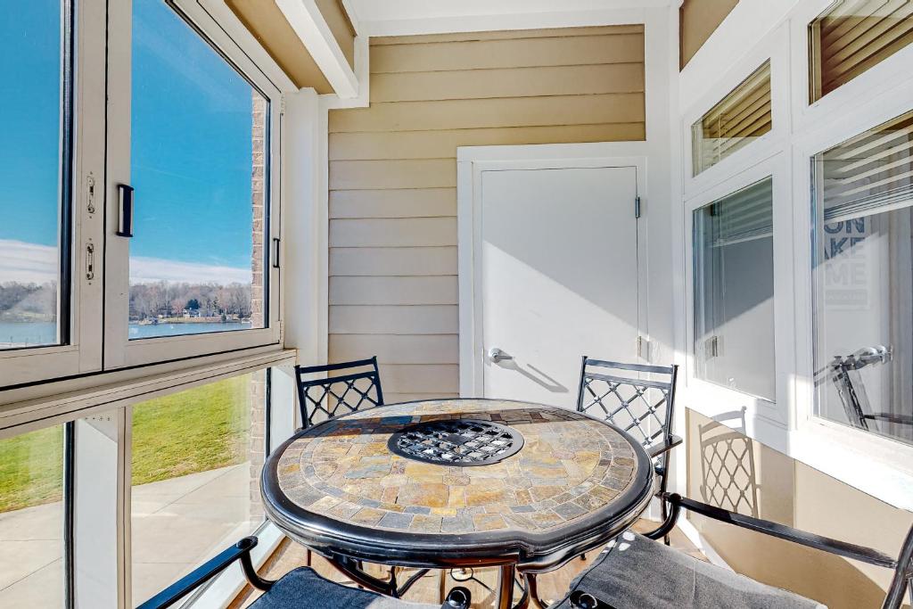 The View -Unit 317 photo 4