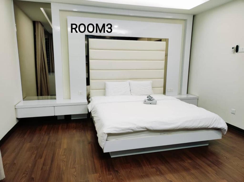 Bungalow cheras hijauan residence HomeStay 6 bedrooms photo 1