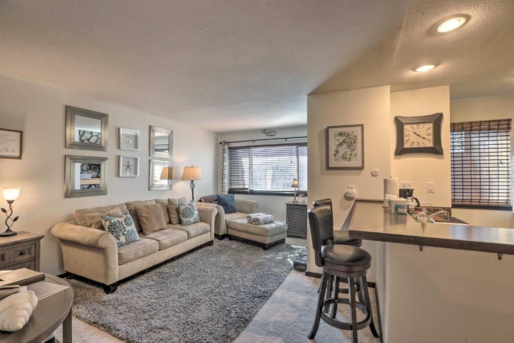 Comfy Lake Tahoe Condo with Private Beach Access! photo 3
