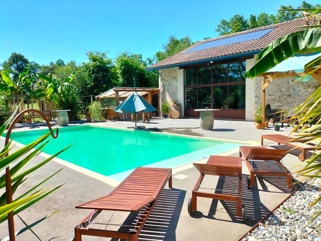 Villa de 7 chambres avec piscine privee jardin amenage et wifi a Saint Jean de Marsacq