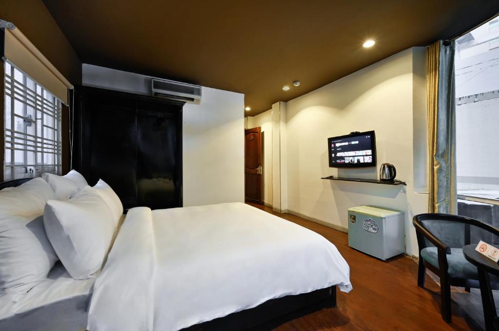 The Noble Swan Hotel New World