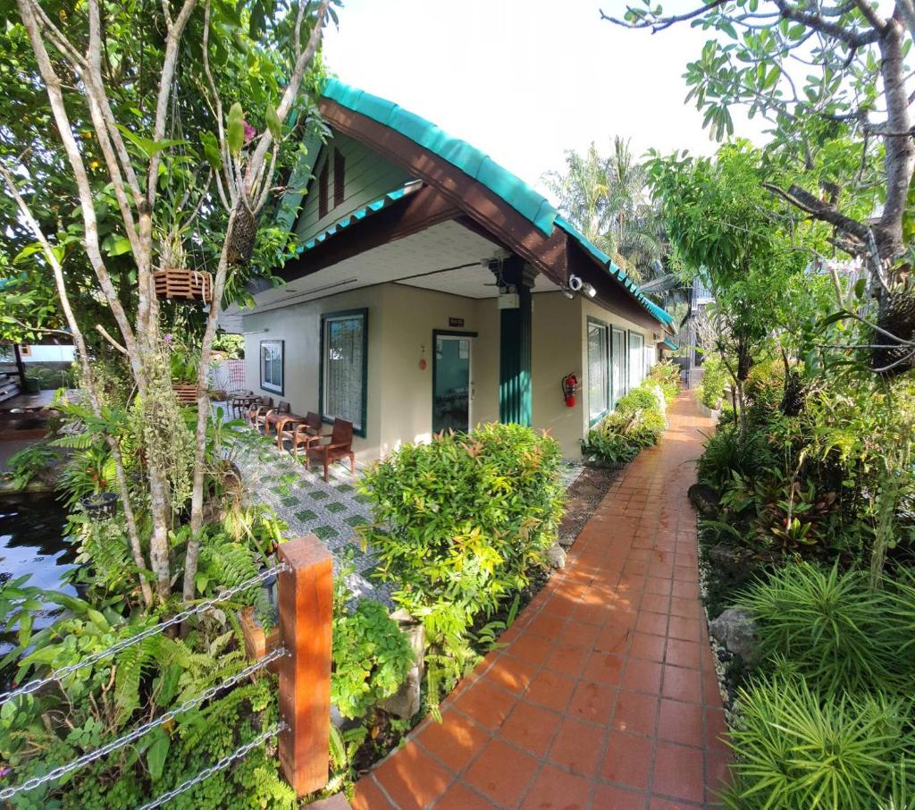 Villa By Areeya Phubeach resort