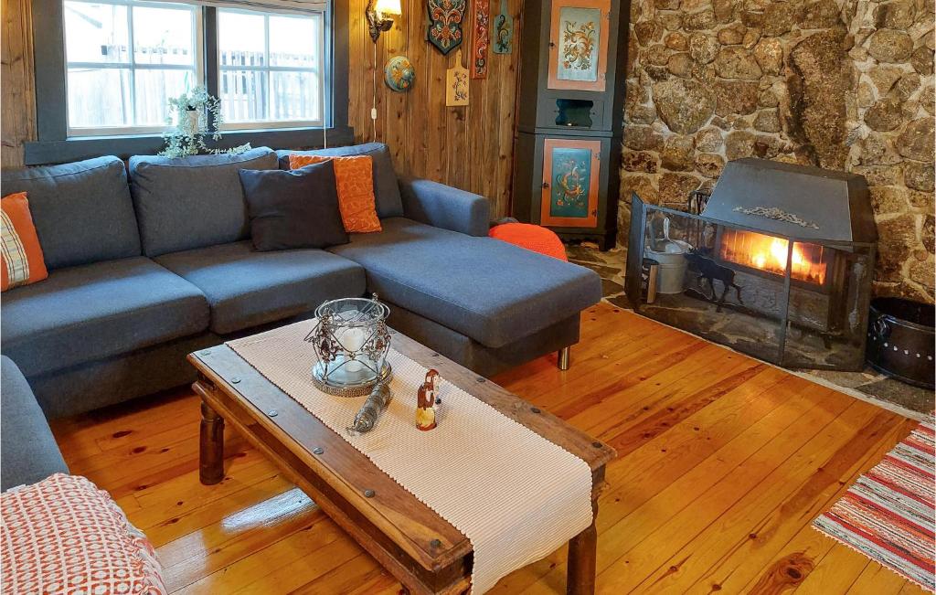 Amazing Home In Hornnes With Wifi And 3 Bedrooms photo 2