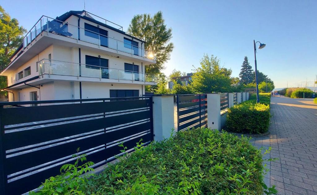 Kikötő Sétány Apartman III. photo 1