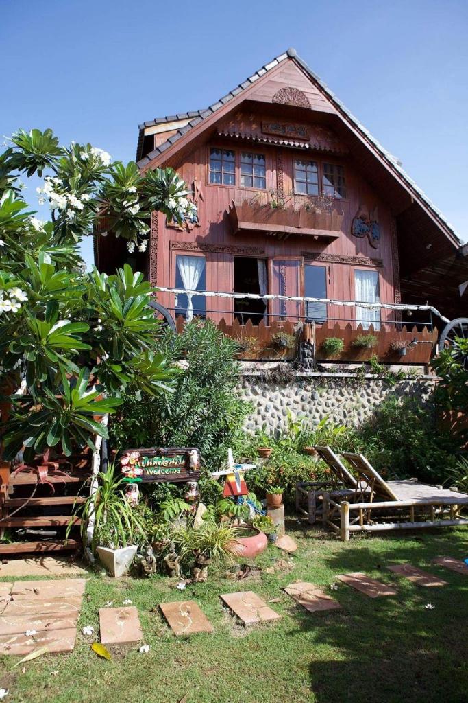 The Sunrise Beach Cafe and Guesthouse photo 1
