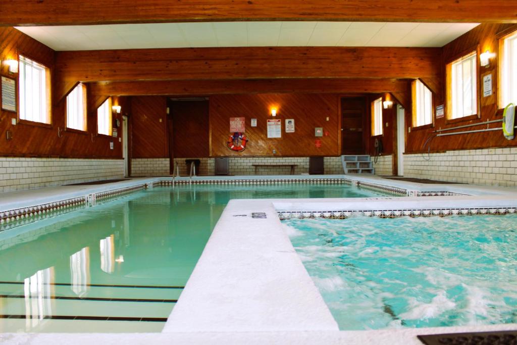 Blue Heron Motel image