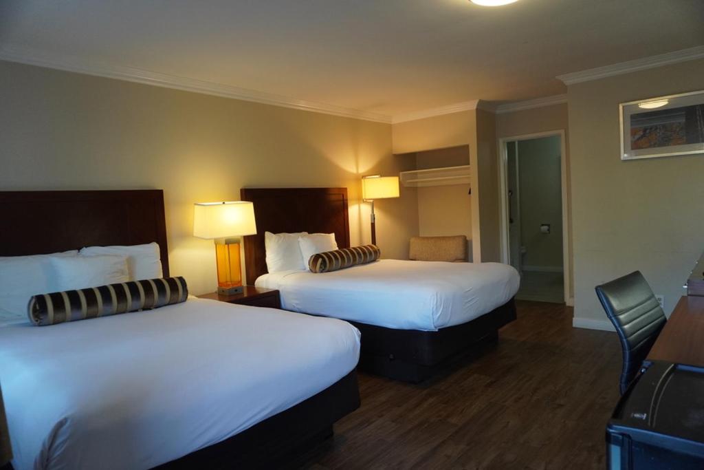 Rose Garden Inn image
