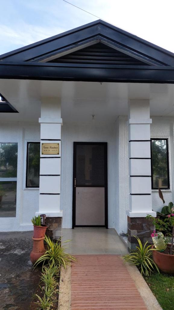 Davao Transient Villa with 24hrs security guard BBQ Grill , Free Parking and Wifi photo 3