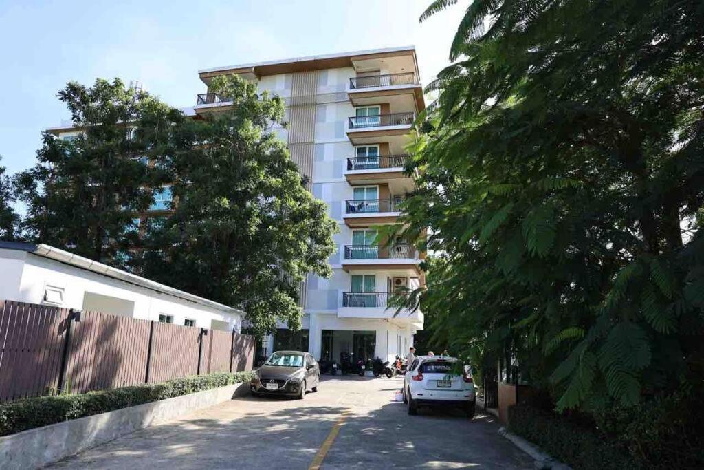 Quiet 2Room Condo Perfect for Digital Nomads! photo 3