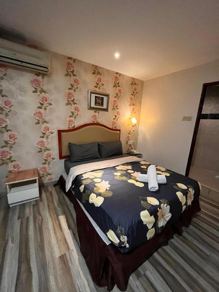 MR Hotel Nusa Bestari photo 1