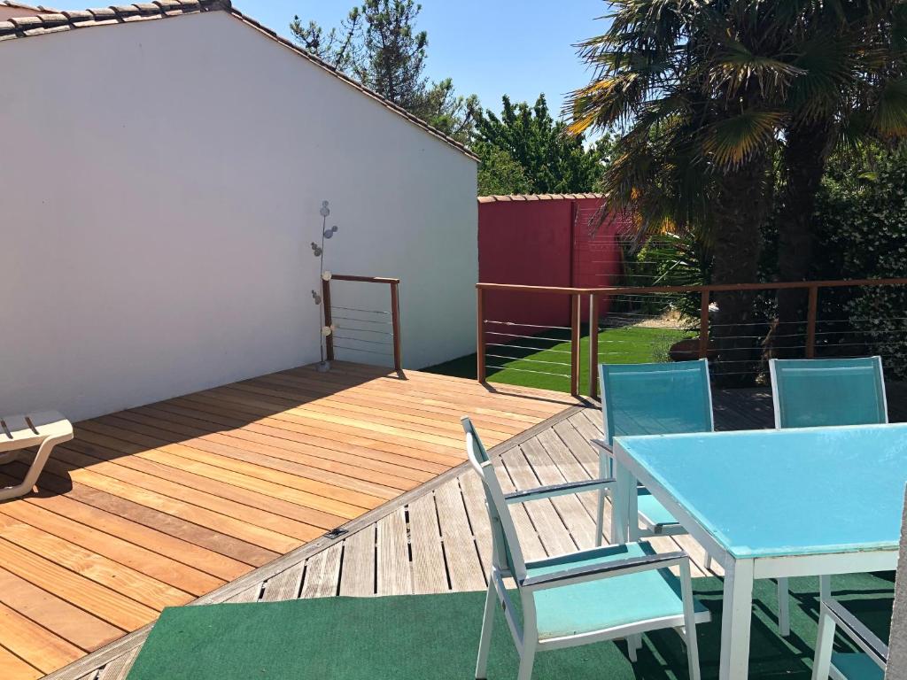 Maison 3 ch avec accès piscine chauffée couverte photo 4