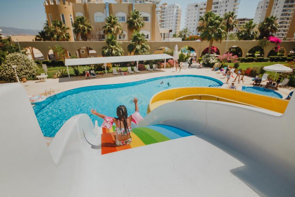 Rufus Brand New Caesar Resort & Spa 1 Bedroom Apartment with big terrace photo 3