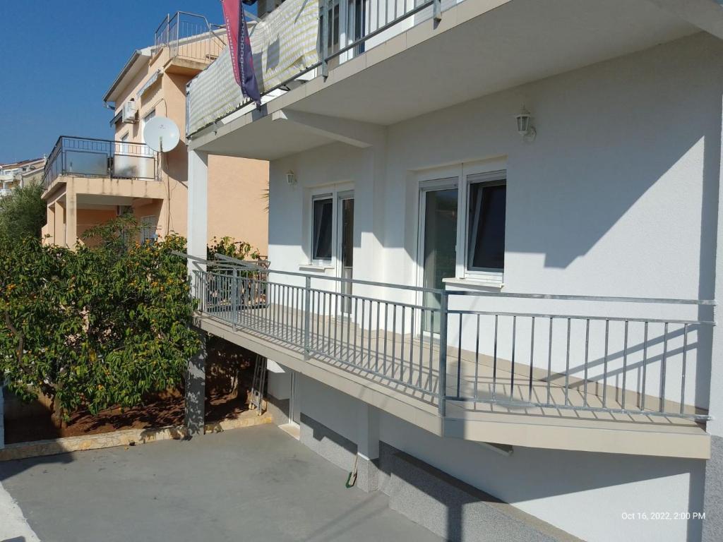 Apartman Tomić - Copacabana Beach Okrug Gornji photo 1