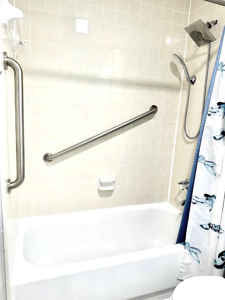 Central Frisco - renovated nice & cozy unit 3 bed & 2 bath - free wifi & parking photo 1