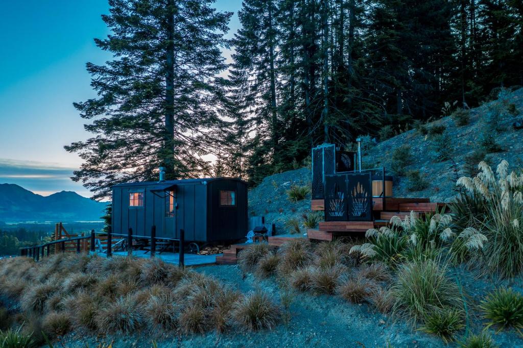 The Shepherds Hut - boutique retreat. photo 1