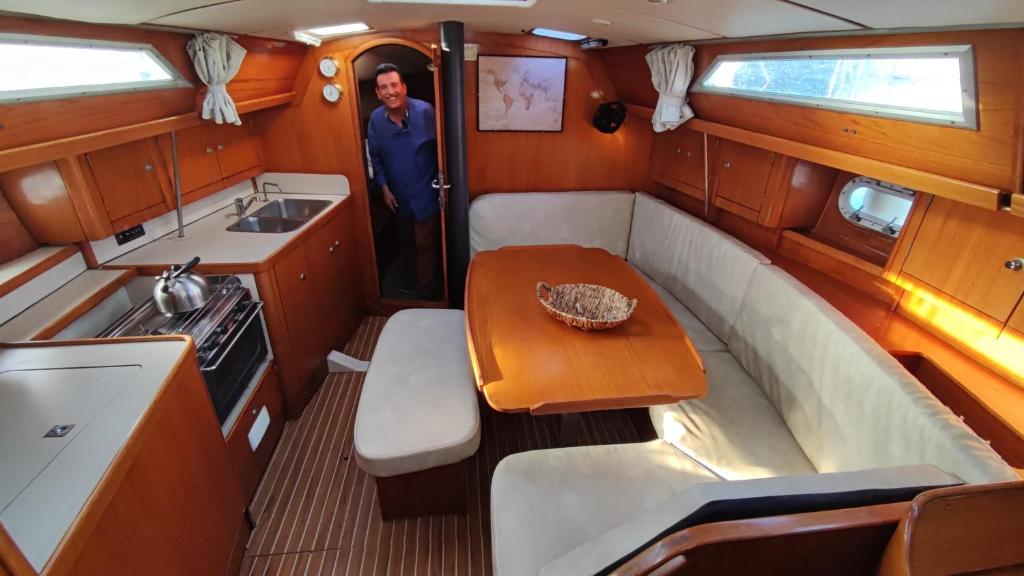 Námořní jachta Jeanneau Sun Odyssey 37.1