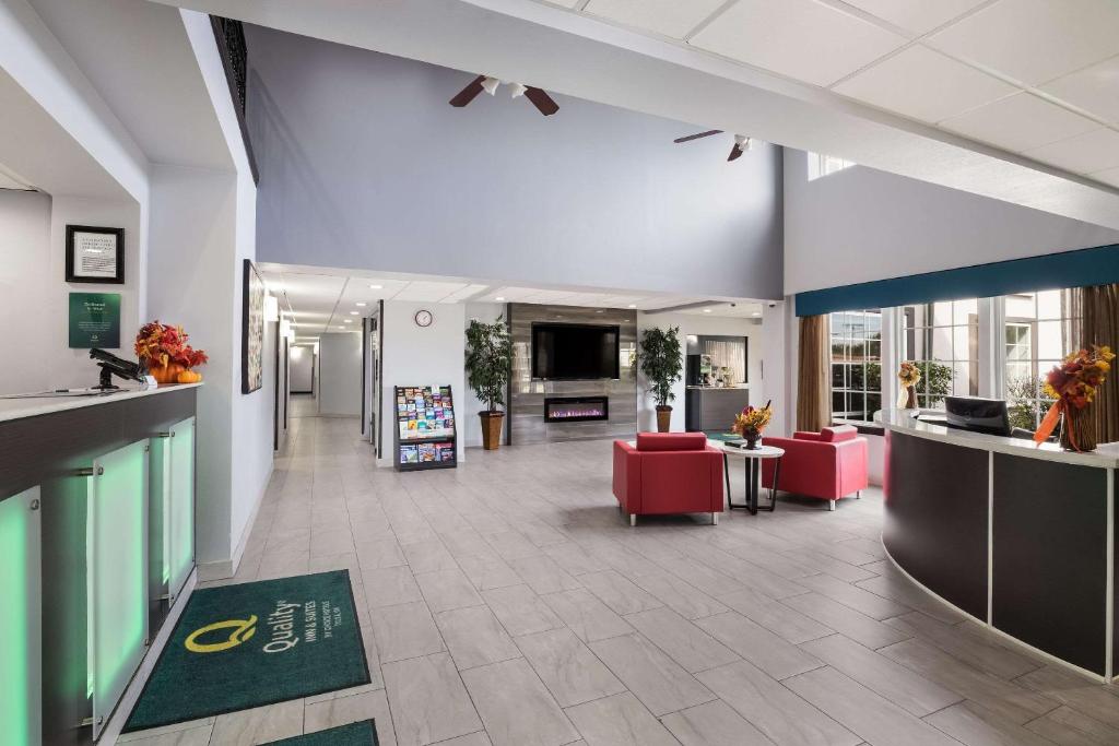 Quality Suites I-44 photo 2