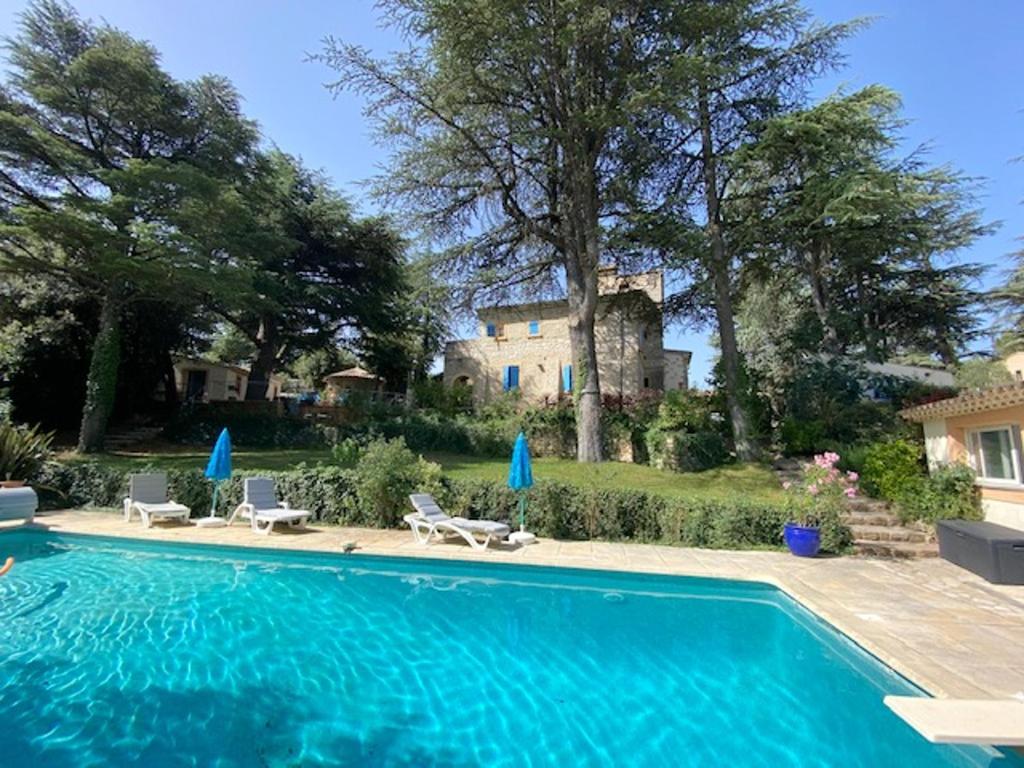 Villa de 4 chambres avec vue sur la ville piscine privee et jardin clos a Saint Maximin la Sainte Baume photo 3