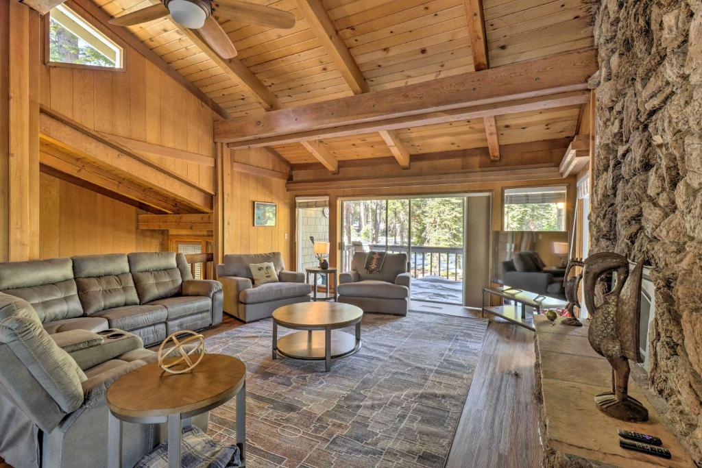 Tahoe City Home with Deck - 1 Mi to Beach and Marina! photo 3