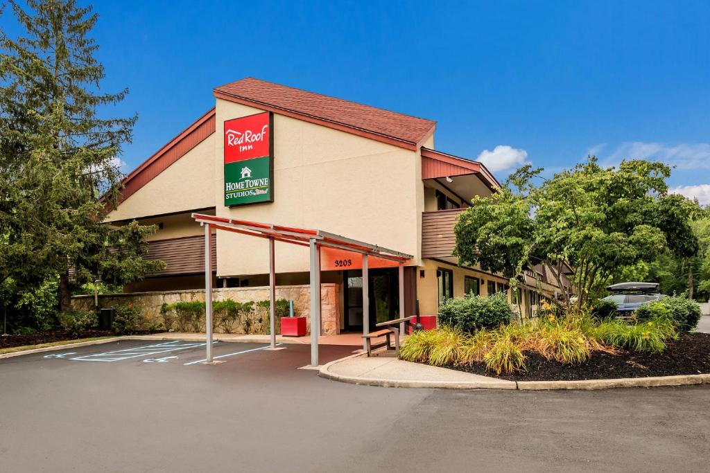 Red Roof Inn Princeton - Ewing image