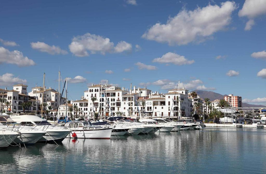 Duquesa Harbour Club Aparthotel photo 3