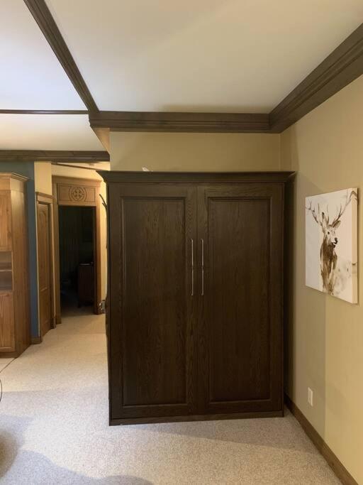 Chalet-Style Condo - 5 minutes to Lifts and village! photo 3