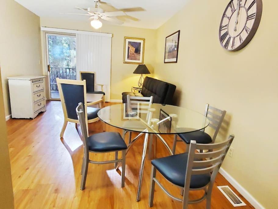 The Eclectic. Entire Apartment photo 3