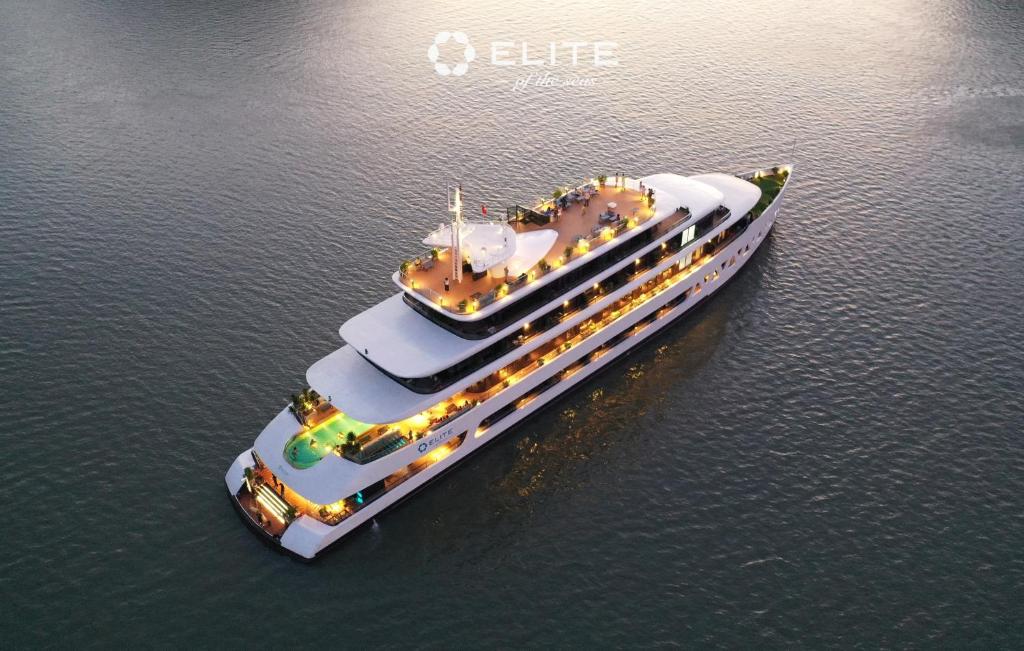 Elite of the Seas