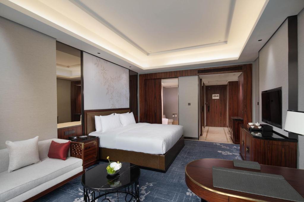 HUALUXE Leshan, an IHG Hotel photo 2