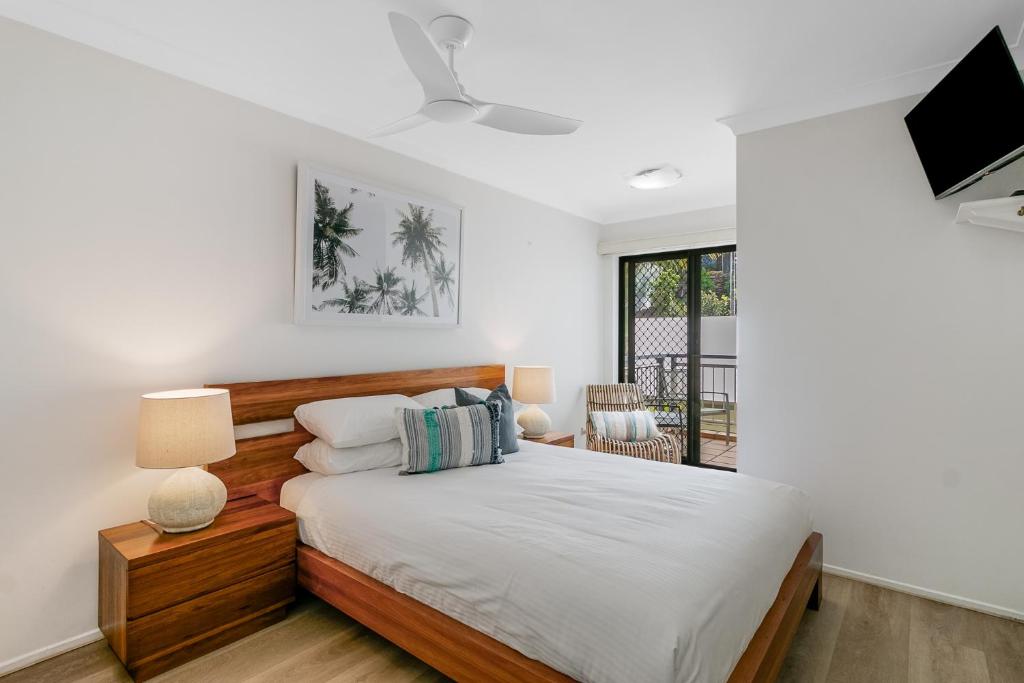 Sunrise Cove- 2BR Waterfront Apartment by uHoliday photo 3