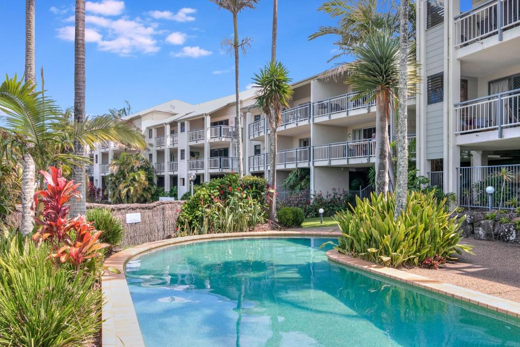 Sunrise Cove- 2BR Waterfront Apartment by uHoliday photo 2