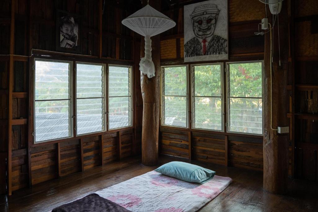 Art House at Chiangdao - Waterlily House photo 2