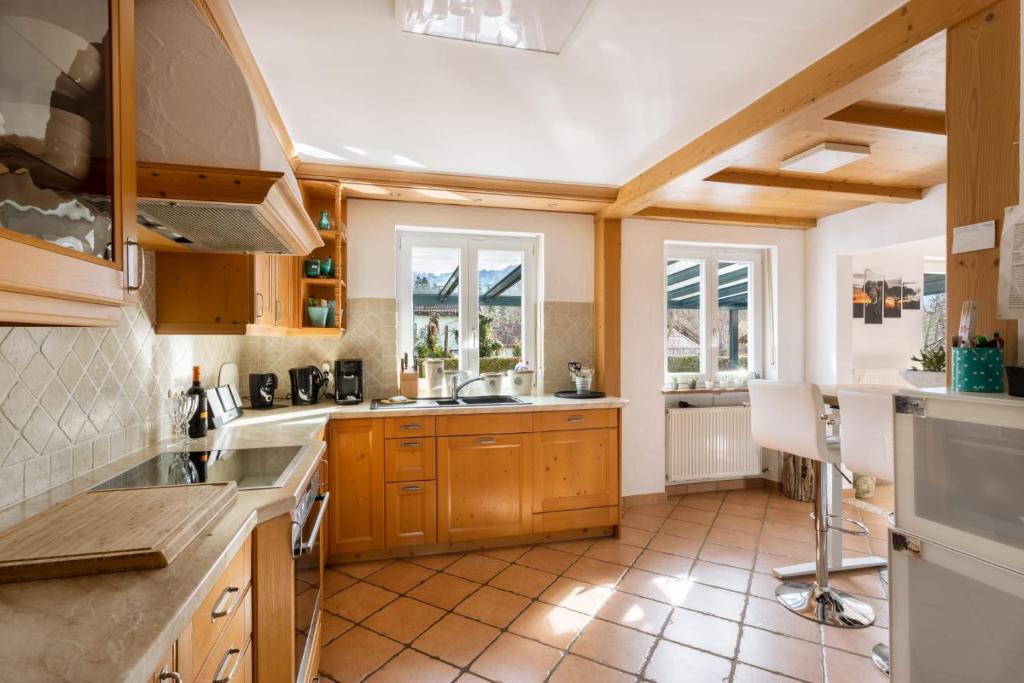 Kaminwohnung mit 24qm Südterrasse Nähe Zugspitze / Eibsee photo 2