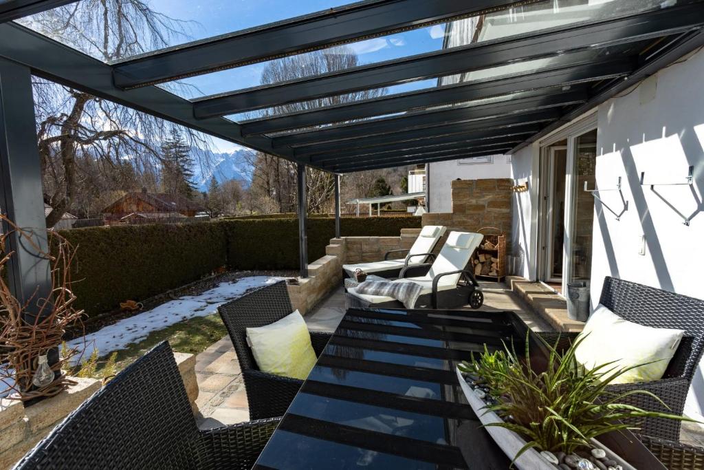 Kaminwohnung mit 24qm Südterrasse Nähe Zugspitze / Eibsee photo 4