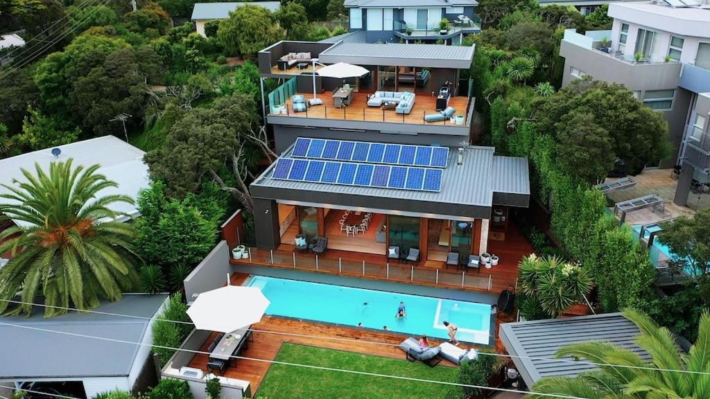 Trelawney Beach House - opposite Blairgowrie beach