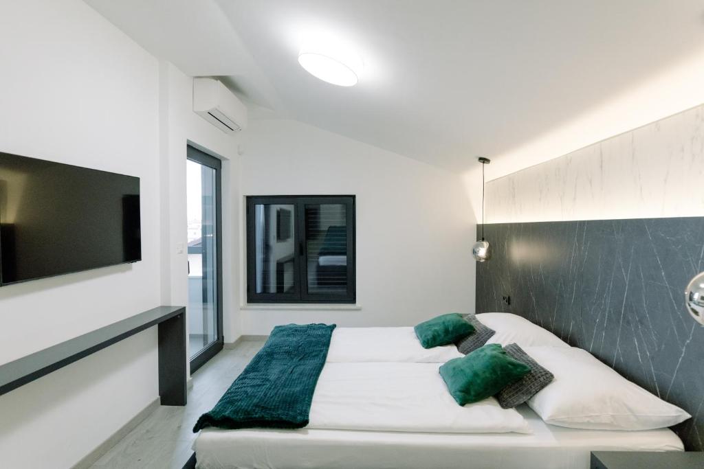 Boutique Suites Joyce Medulin with free parking photo 1
