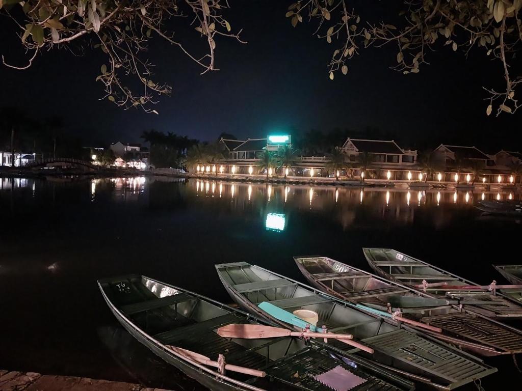 Tam Coc Tropical Homestay